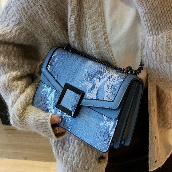 Luxe Vegan Leather Snakeskin Medium Size Shoulder Crossbody Bag - Picture 5 of 12